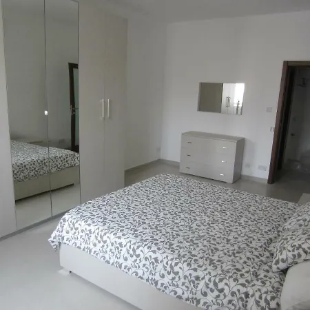 Onyx Court 4 - 4 Bedroom